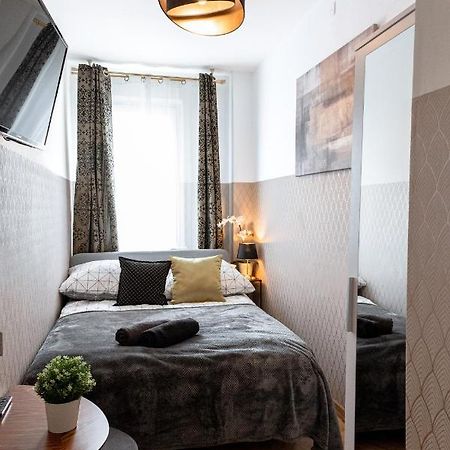 Clicktheflat Conrada Apart Rooms Варшава Экстерьер фото