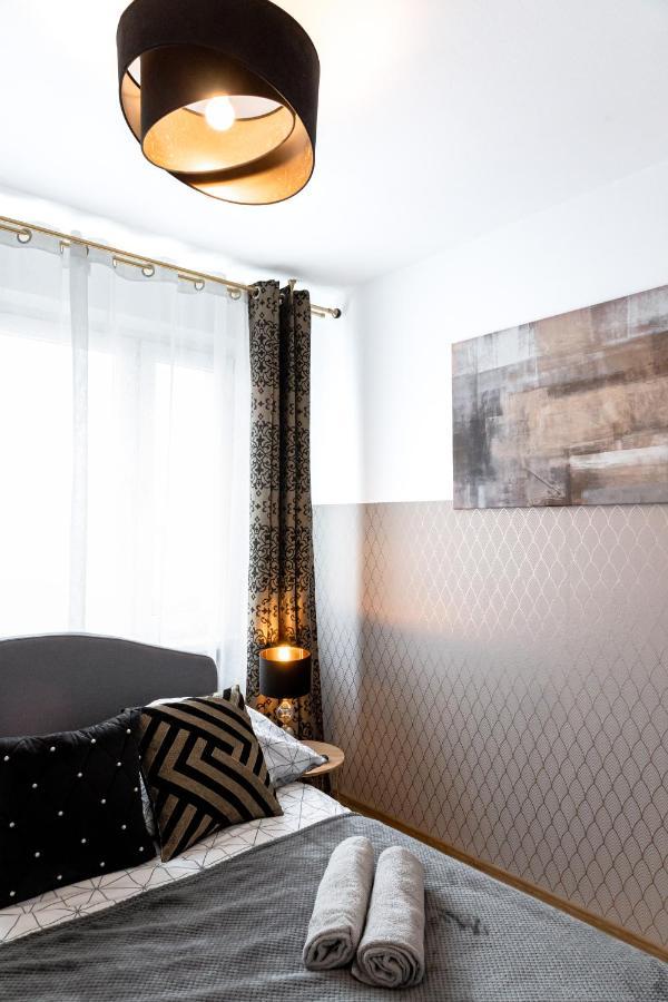 Clicktheflat Conrada Apart Rooms Варшава Экстерьер фото