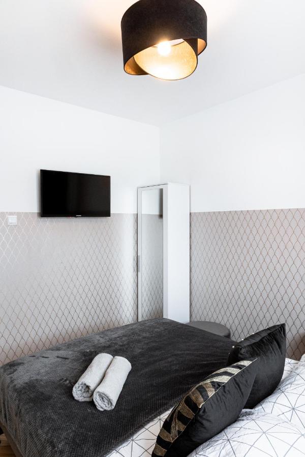 Clicktheflat Conrada Apart Rooms Варшава Экстерьер фото