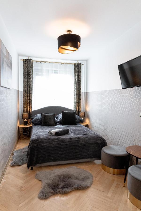 Clicktheflat Conrada Apart Rooms Варшава Экстерьер фото